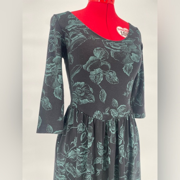 Vintage Timely Trends 3/4 Sleeve Black Floral Fit & Flare Dress - Picture 4 of 14